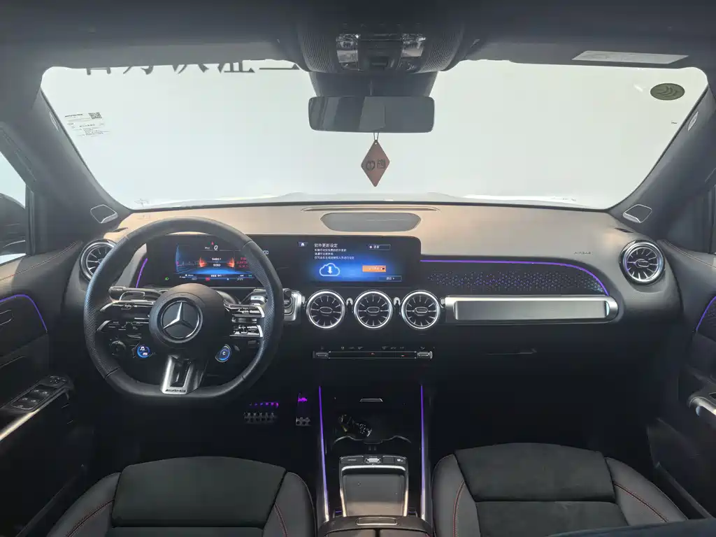 Mercedes-Benz GLB AMG 2025 — фото 10