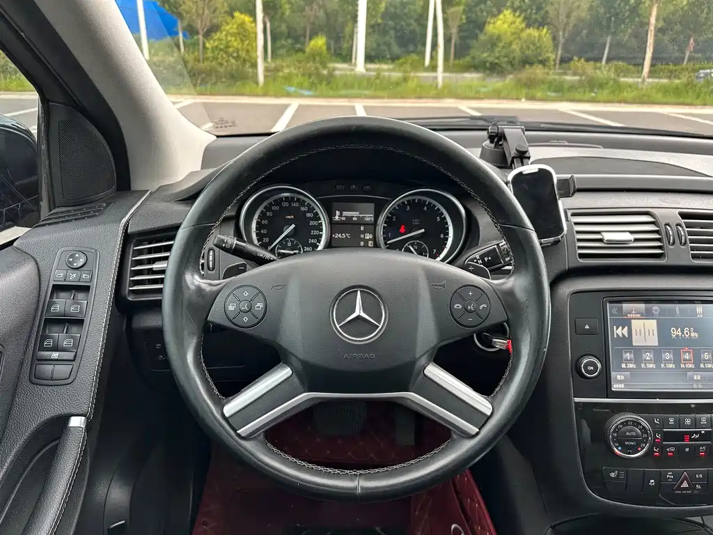 Mercedes-Benz R-Class 2017 — фото 8