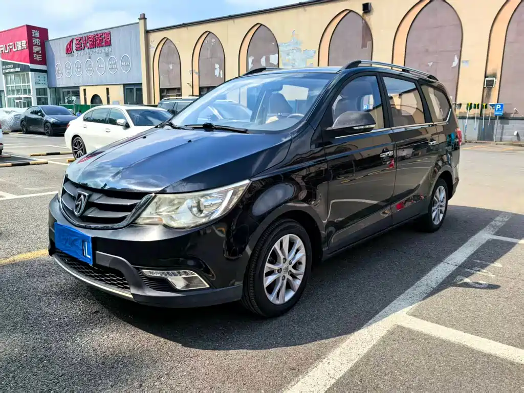 Baojun 730 2015