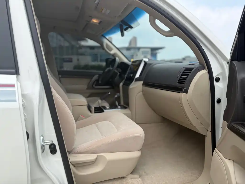 Toyota Land Cruiser 2019 — фото 12