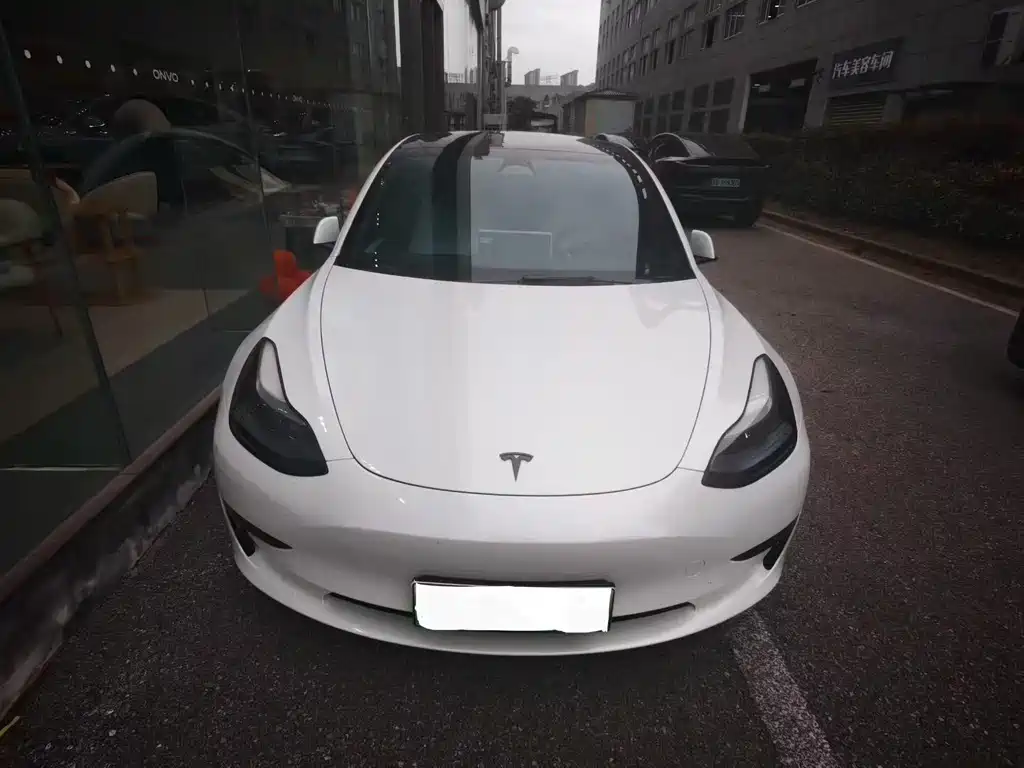 Tesla Model 3 2023 — фото 1