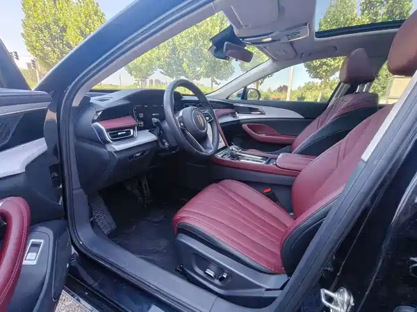 Hongqi H5 2025