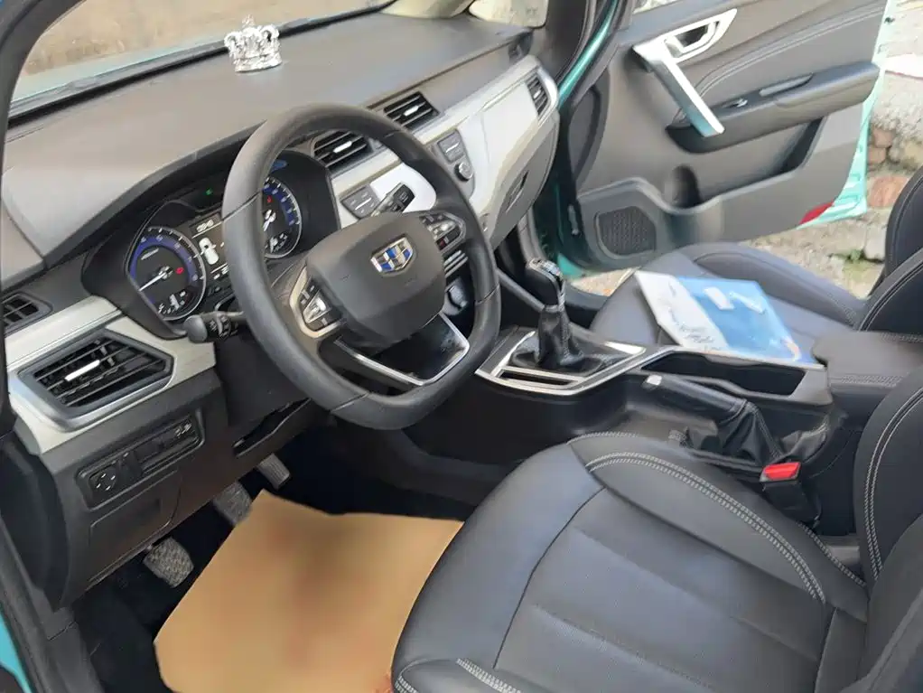 Geely Vision X3 2021 — фото 14