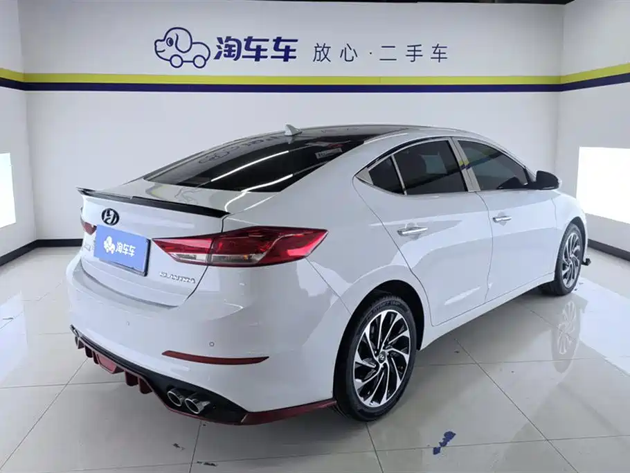 Hyundai Elantra 2020 — фото 3