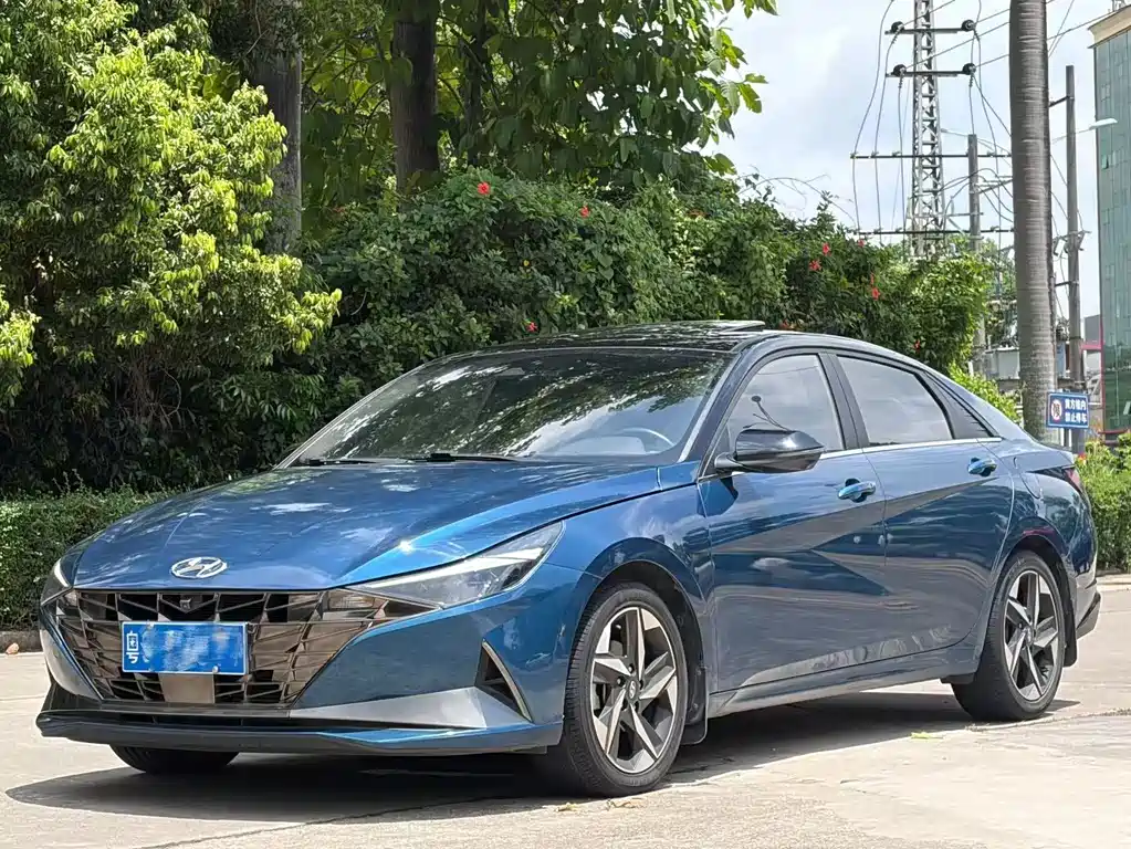 Hyundai Elantra 2021 — фото 1