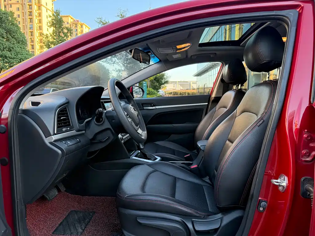 Hyundai Elantra 2018 — фото 4