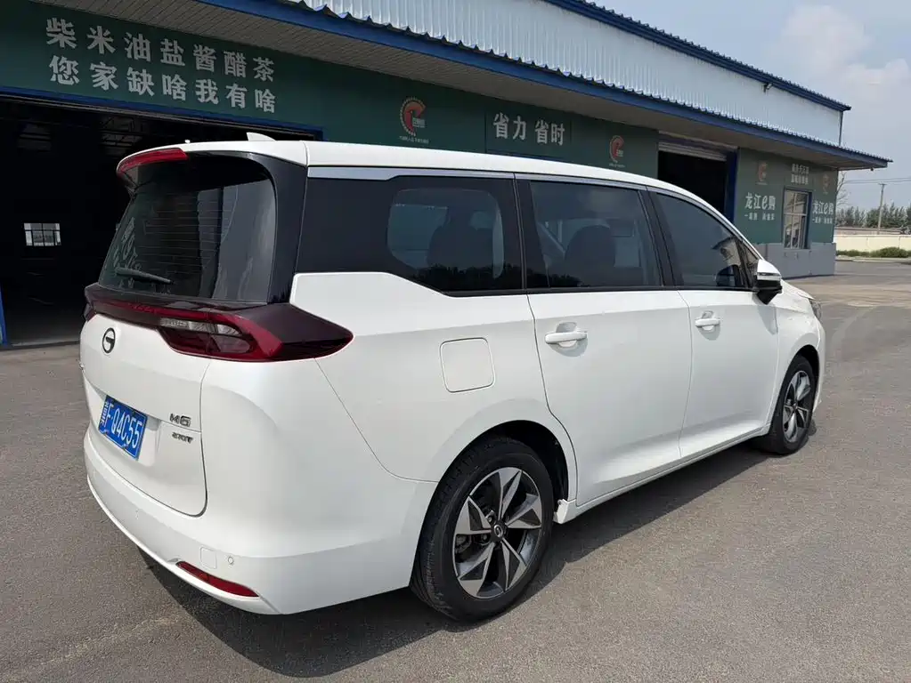 GAC Trumpchi M6 2021 — фото 6