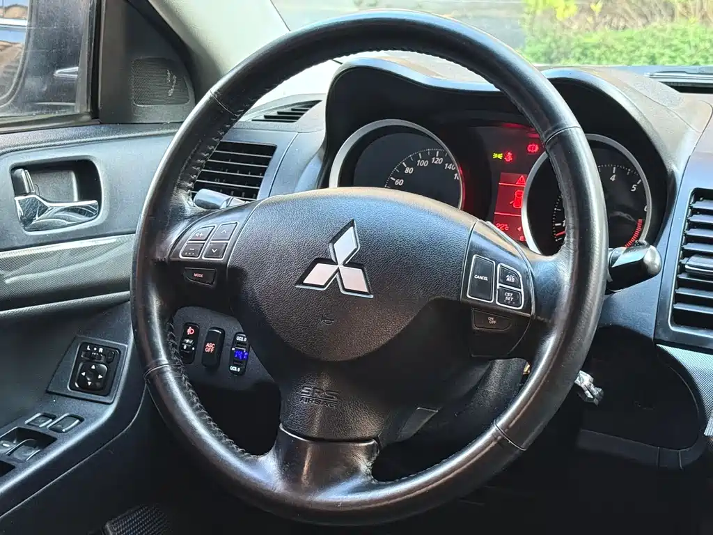 Mitsubishi Lancer EX 2013 — фото 7