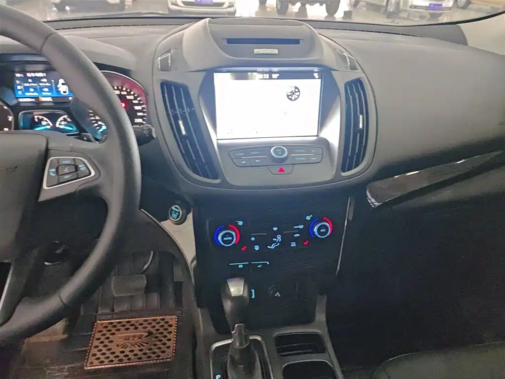 Ford Kuga 2017 — фото 13