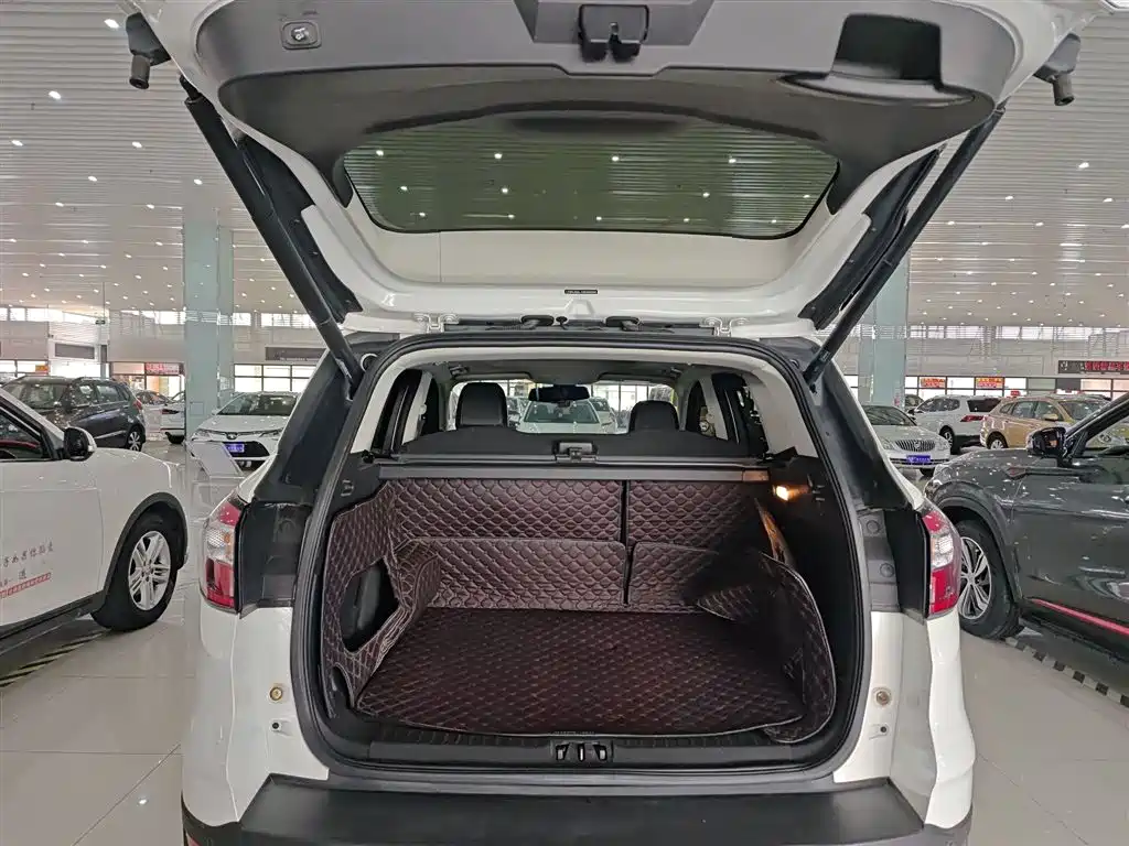 Ford Kuga 2017 — фото 19