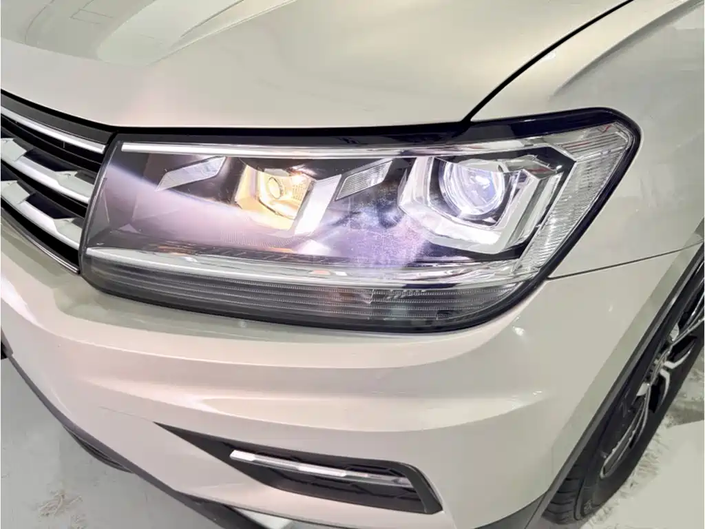 Volkswagen Tiguan L 2018 — фото 15