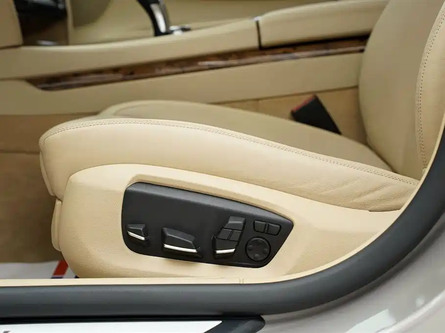 BMW 7 Series 2015 — фото 8