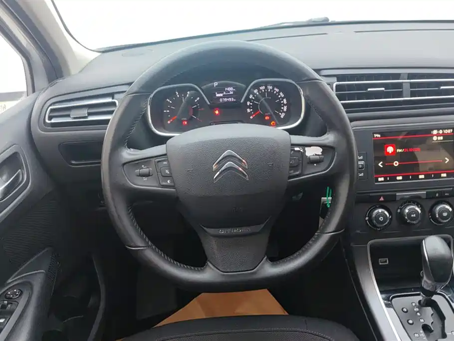 Citroen C4 2018 — фото 15