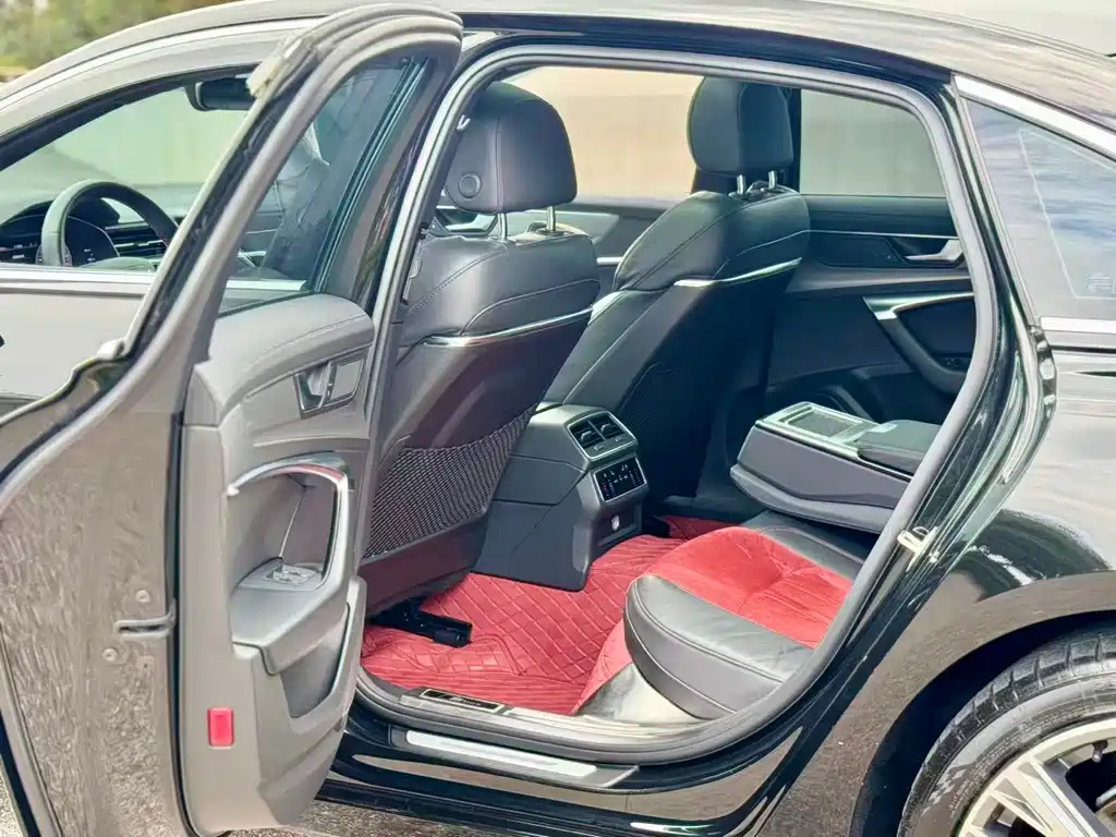 Audi A6L 2022