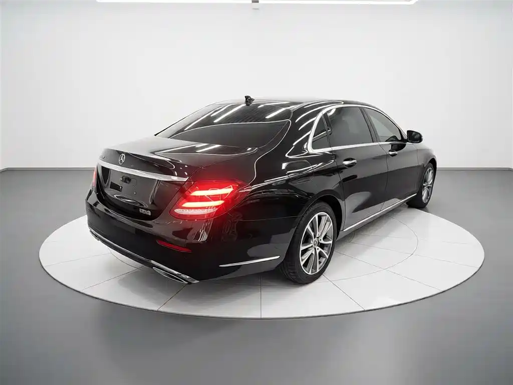 Mercedes-Benz E-Class 2017 — фото 7