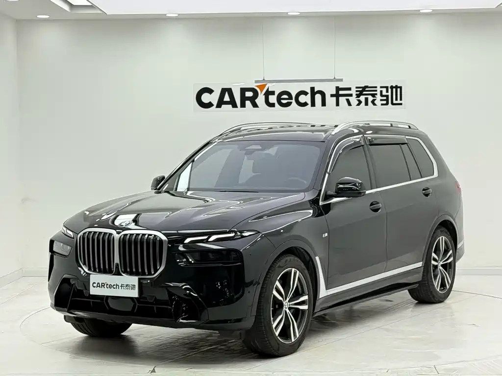 BMW X7 2023 — фото 1