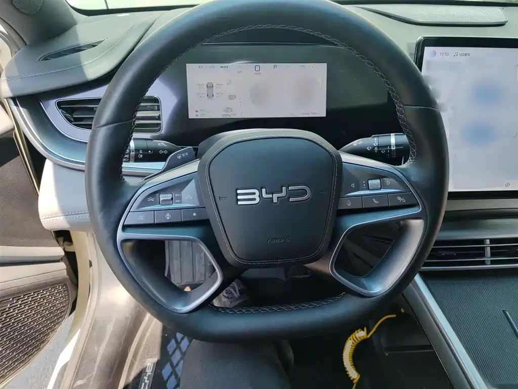 BYD Seal 07 DM-i 2025 — фото 3