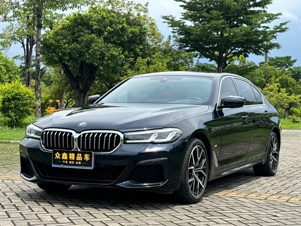 BMW 5 Series 2022 — фото 1