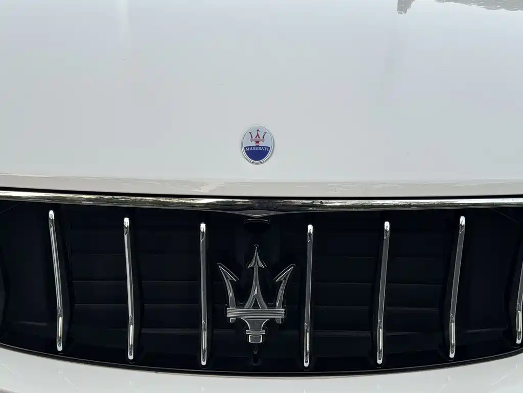 Maserati Levante 2018 — фото 6