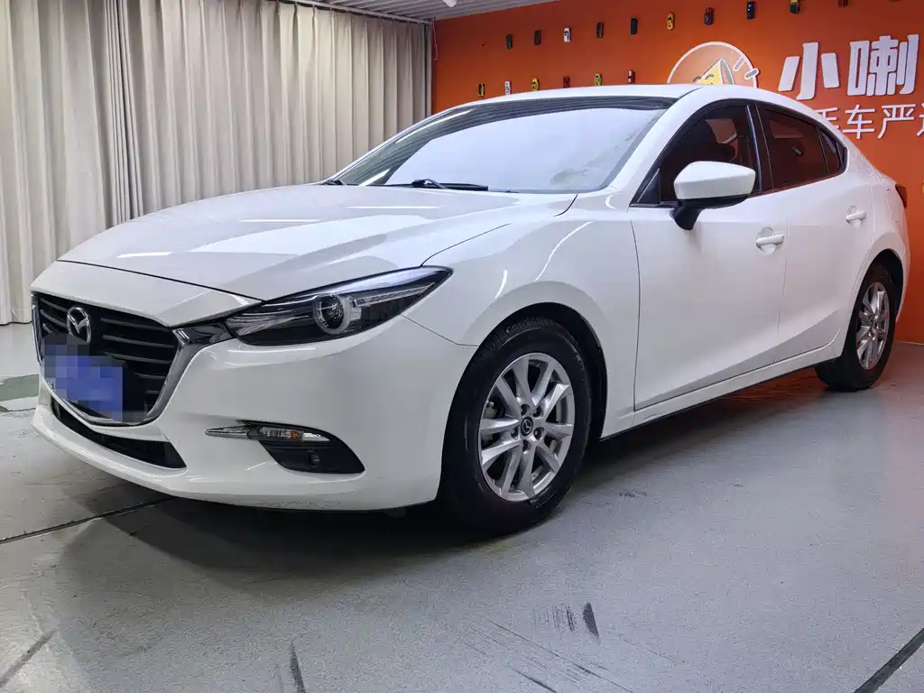 Mazda 3 Axela 2018 — фото 1