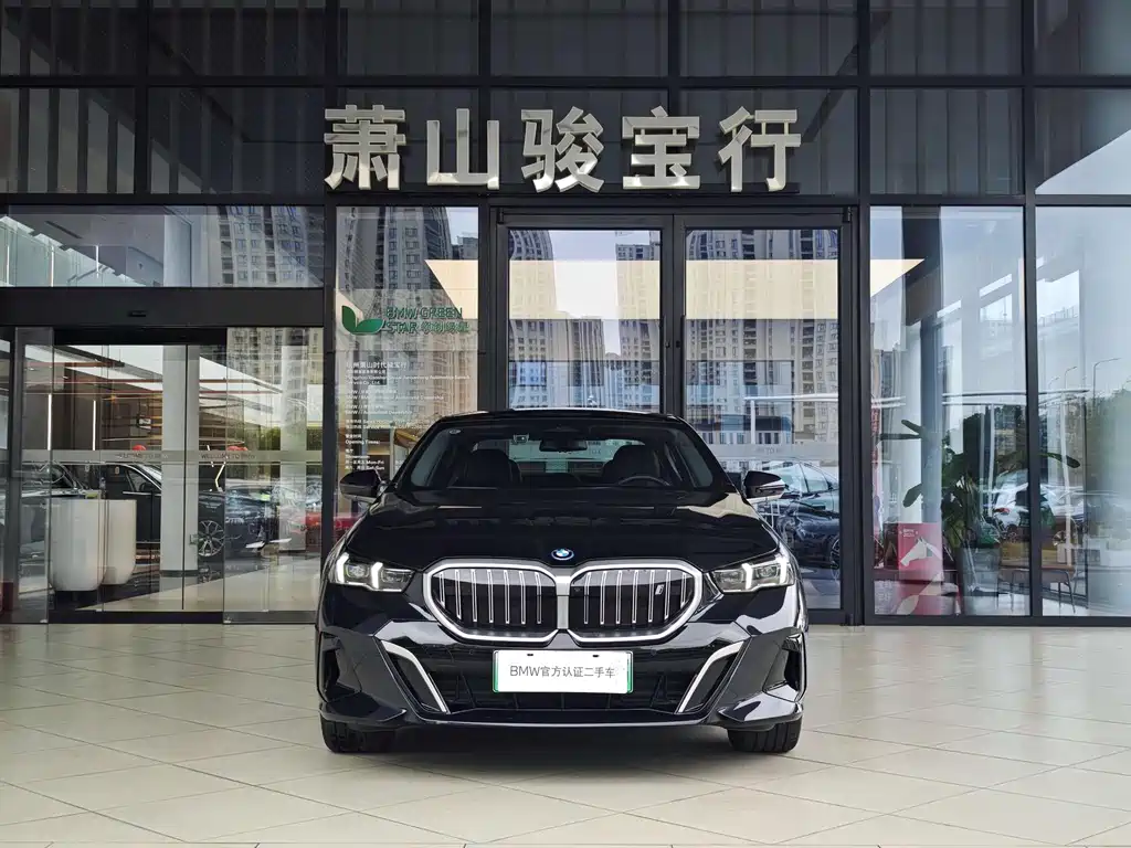 BMW i5 2025 — фото 2