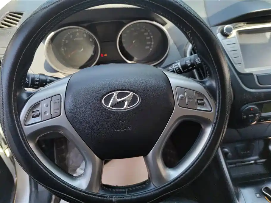 Hyundai ix35 2014 — фото 15