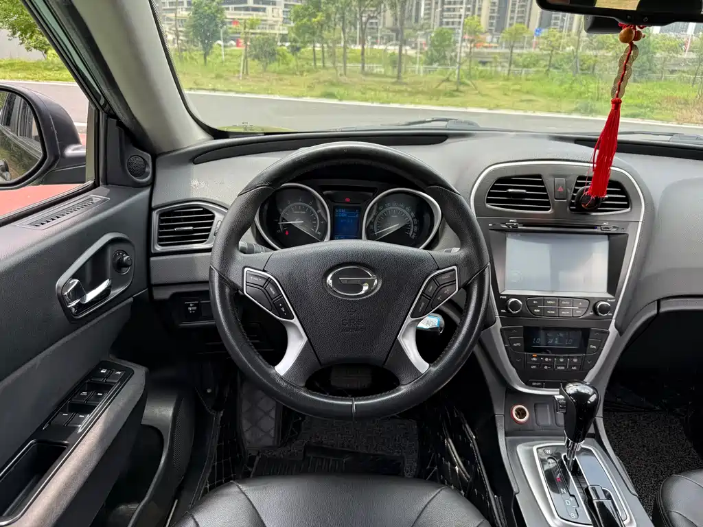 GAC Motor Trumpchi GS5 2014 — фото 12