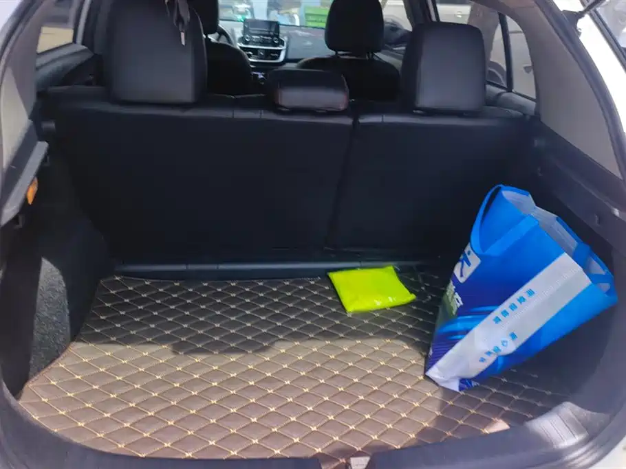 Toyota Yaris L 2020 — фото 4