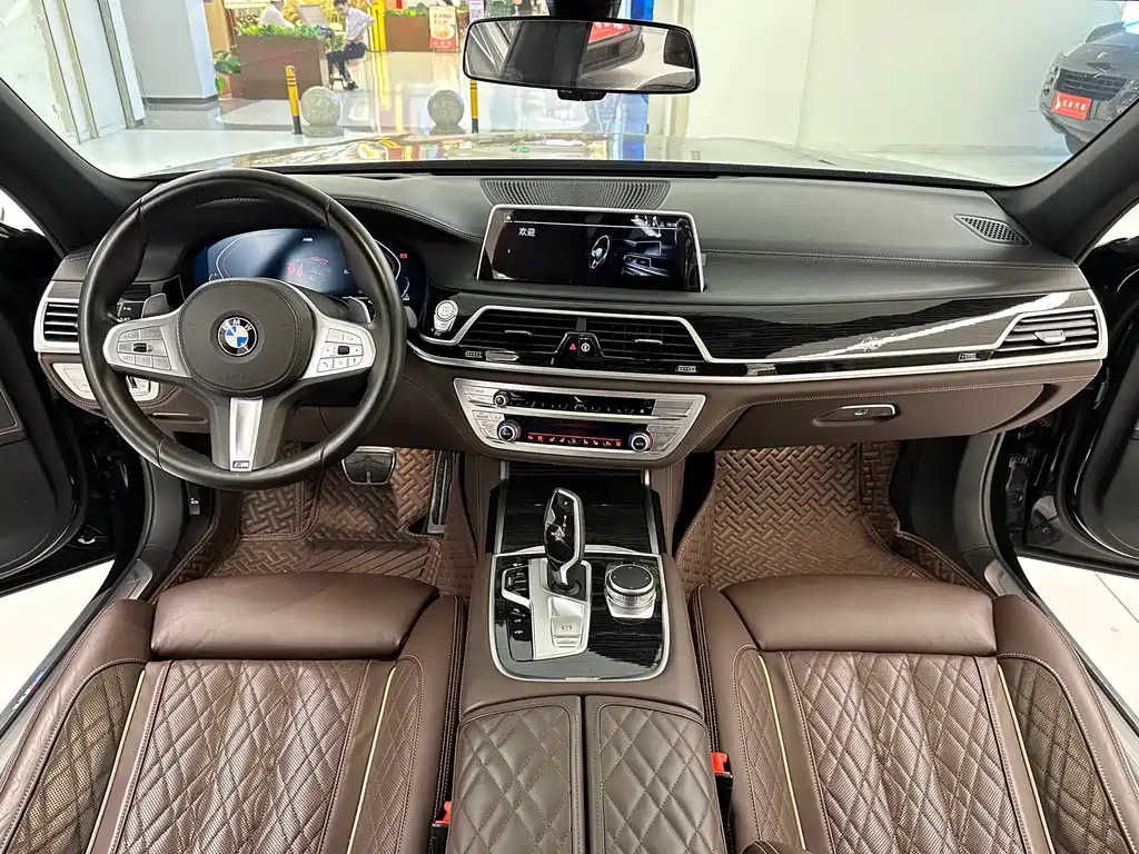 BMW 7 Series 2020 — фото 23