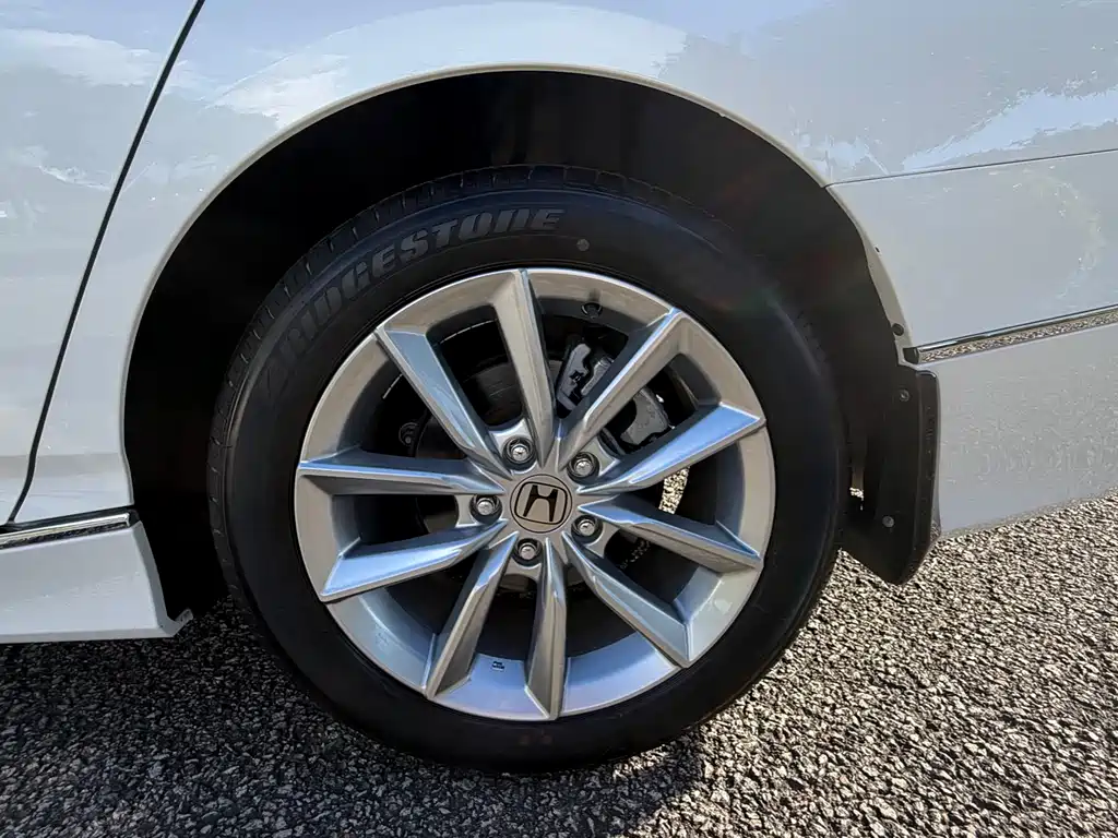 Honda Accord 2022 — фото 13