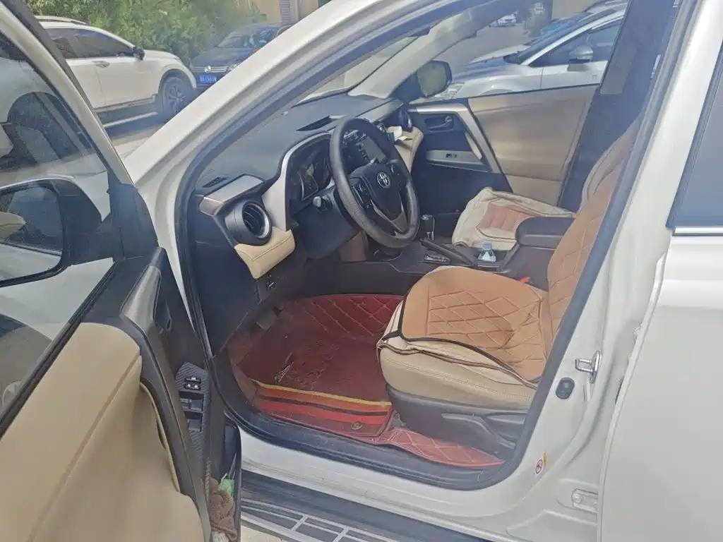 Toyota RAV4 2016 — фото 14