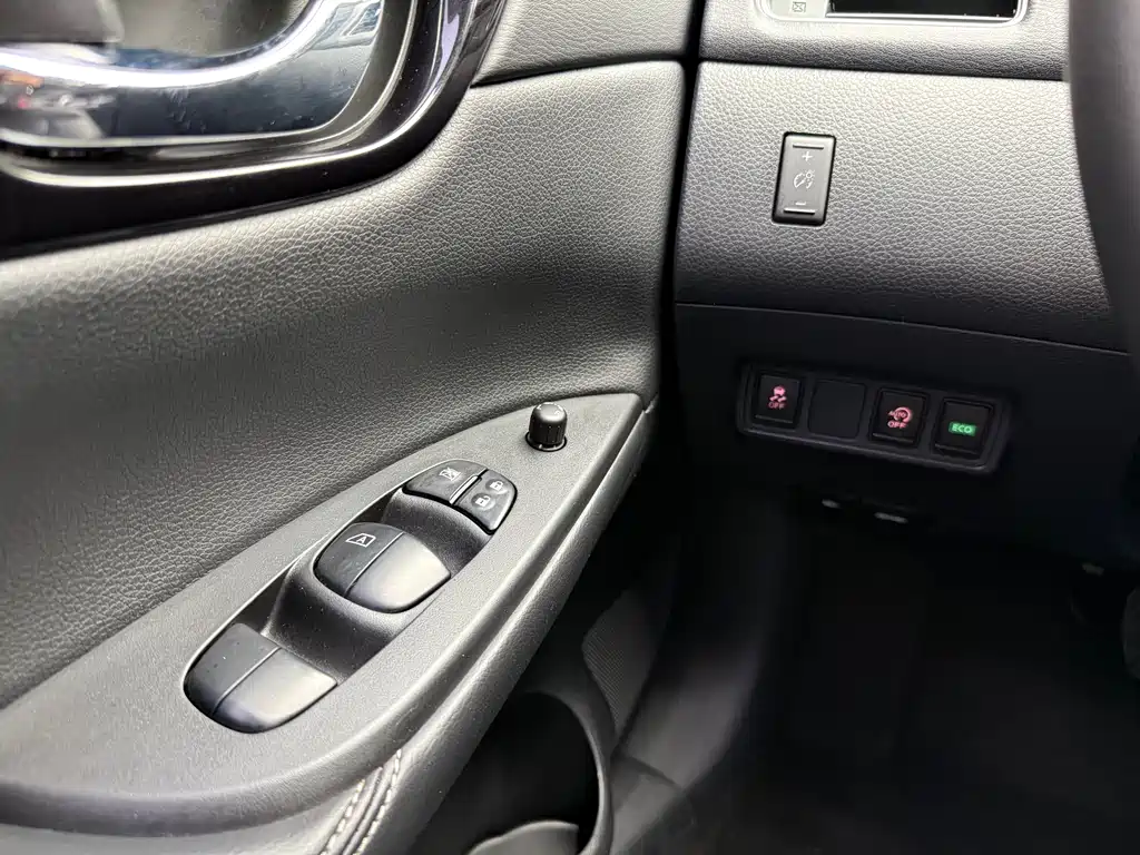 Nissan Tiida 2020 — фото 12