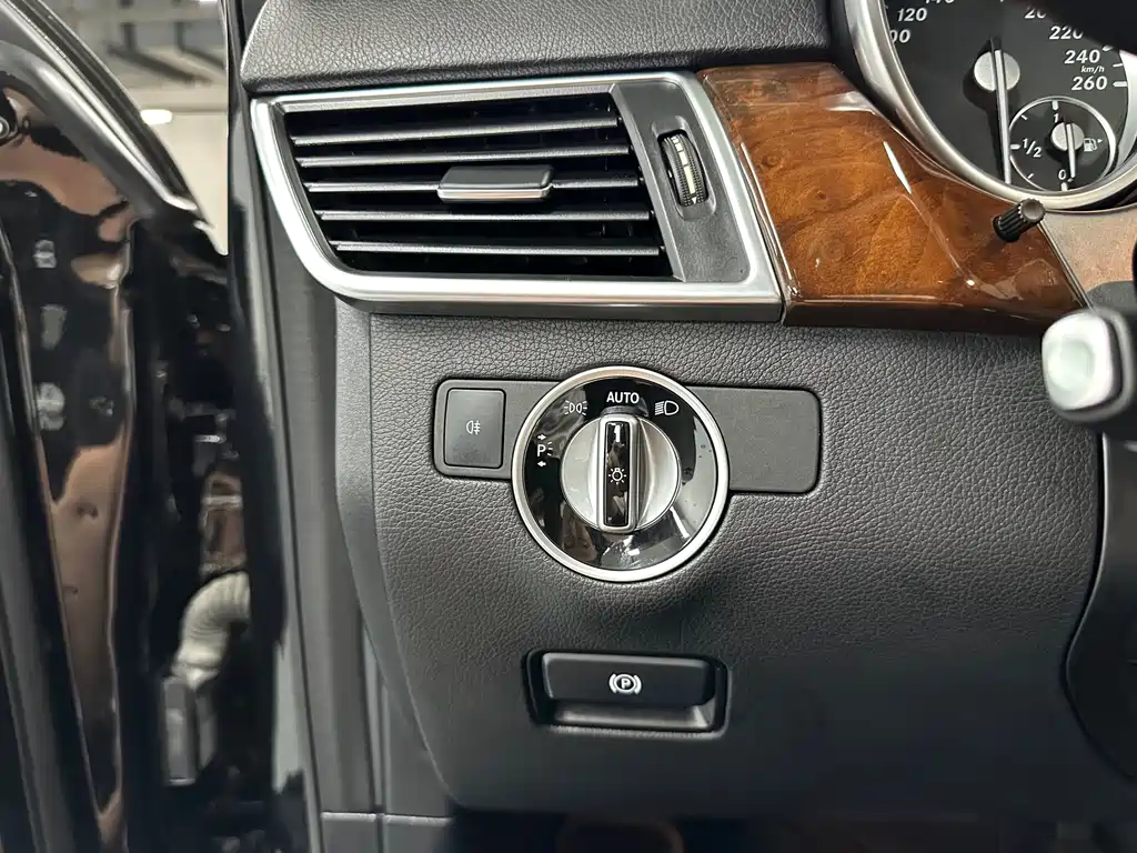 Mercedes-Benz M-Class 2015 — фото 13
