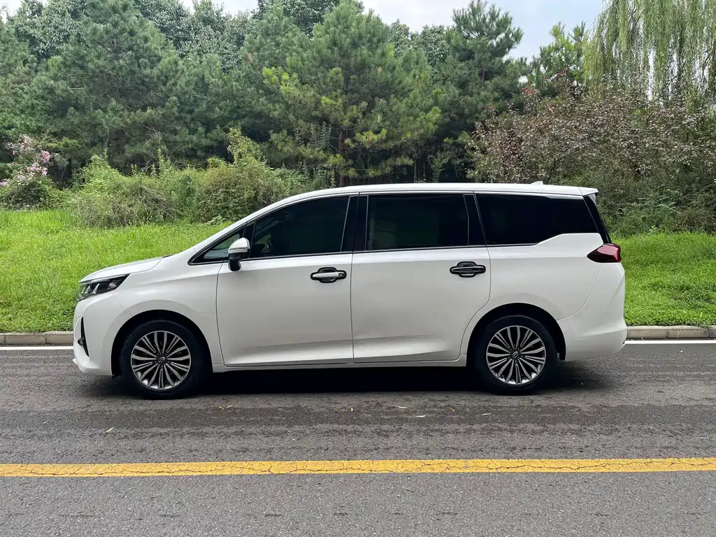 GAC Trumpchi M6 2020 — фото 3