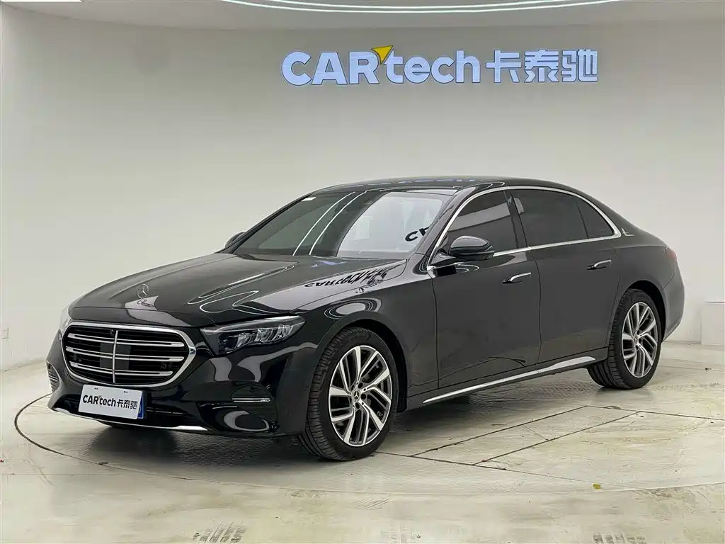 Mercedes-Benz E-Class 2024 — фото 1