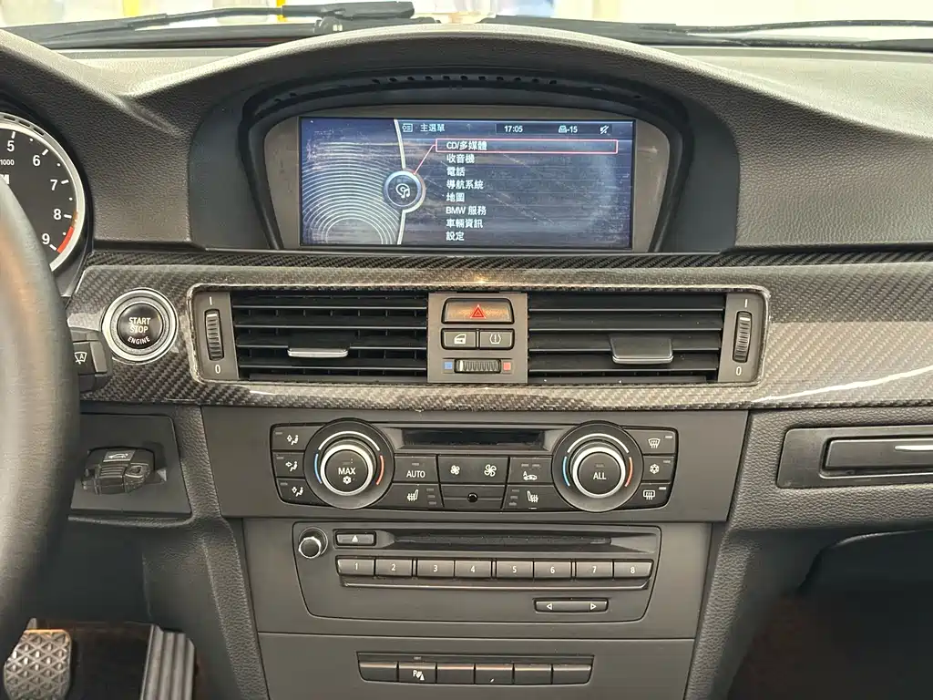 BMW M3 2011 — фото 16