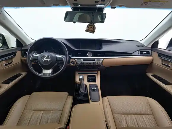 Lexus ES 2015