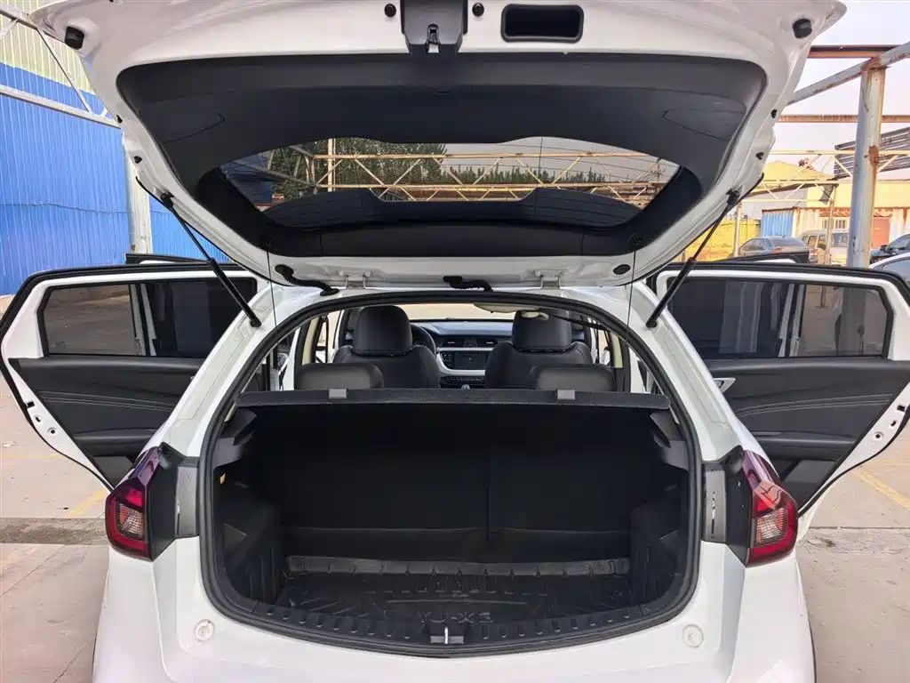 Geely Vision X3 2020 — фото 10