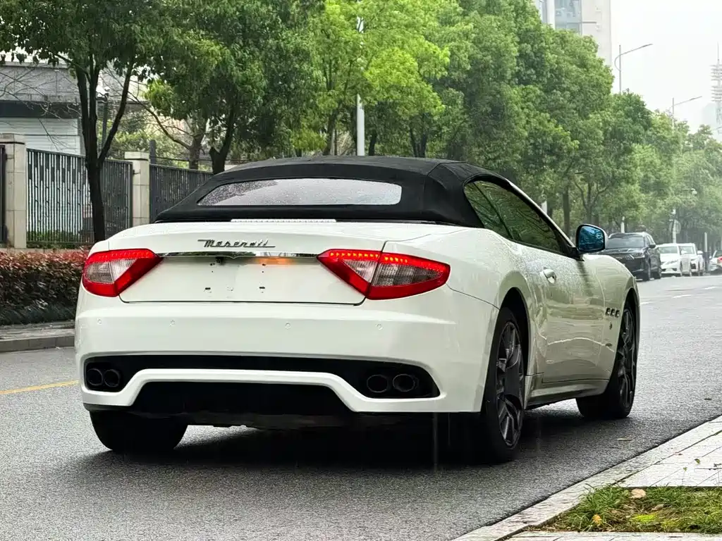 Maserati GranCabrio 2014 — фото 13
