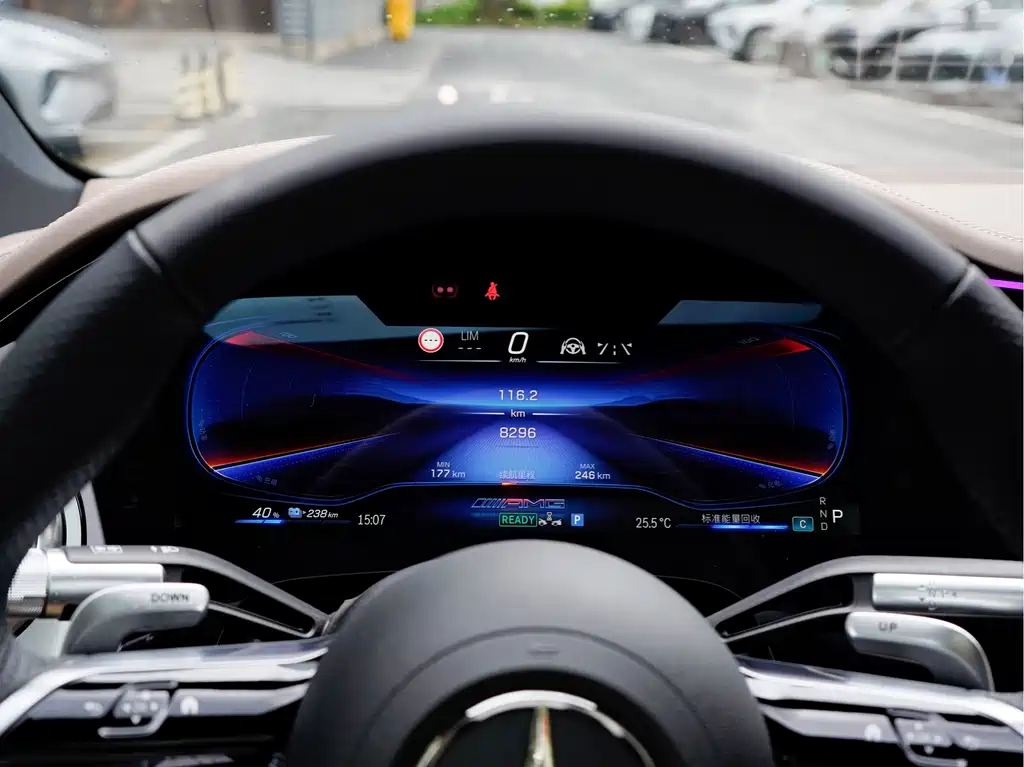 Mercedes-Benz EQS AMG 2025 — фото 9