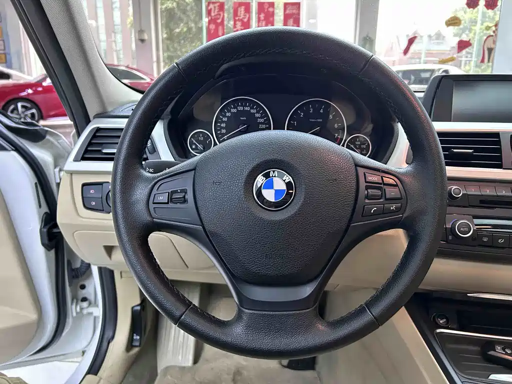 BMW 3 Series 2015 — фото 9