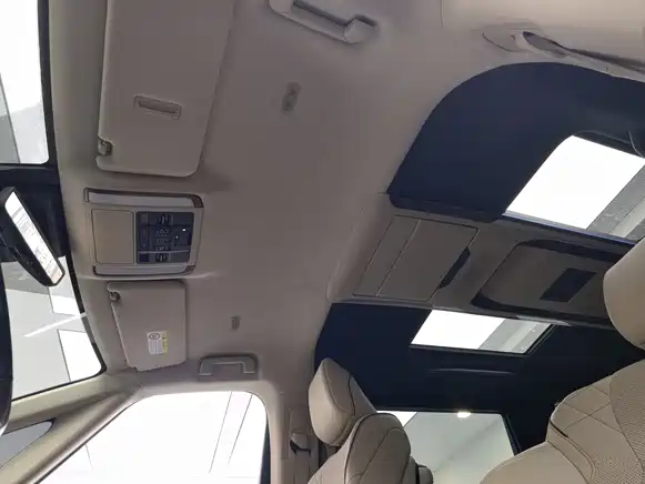 Toyota Vellfire 2023