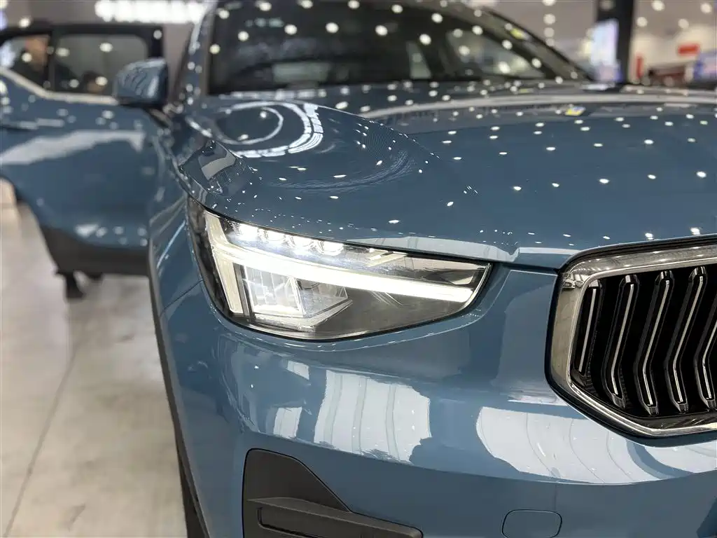 Volvo XC40 2025 — фото 12