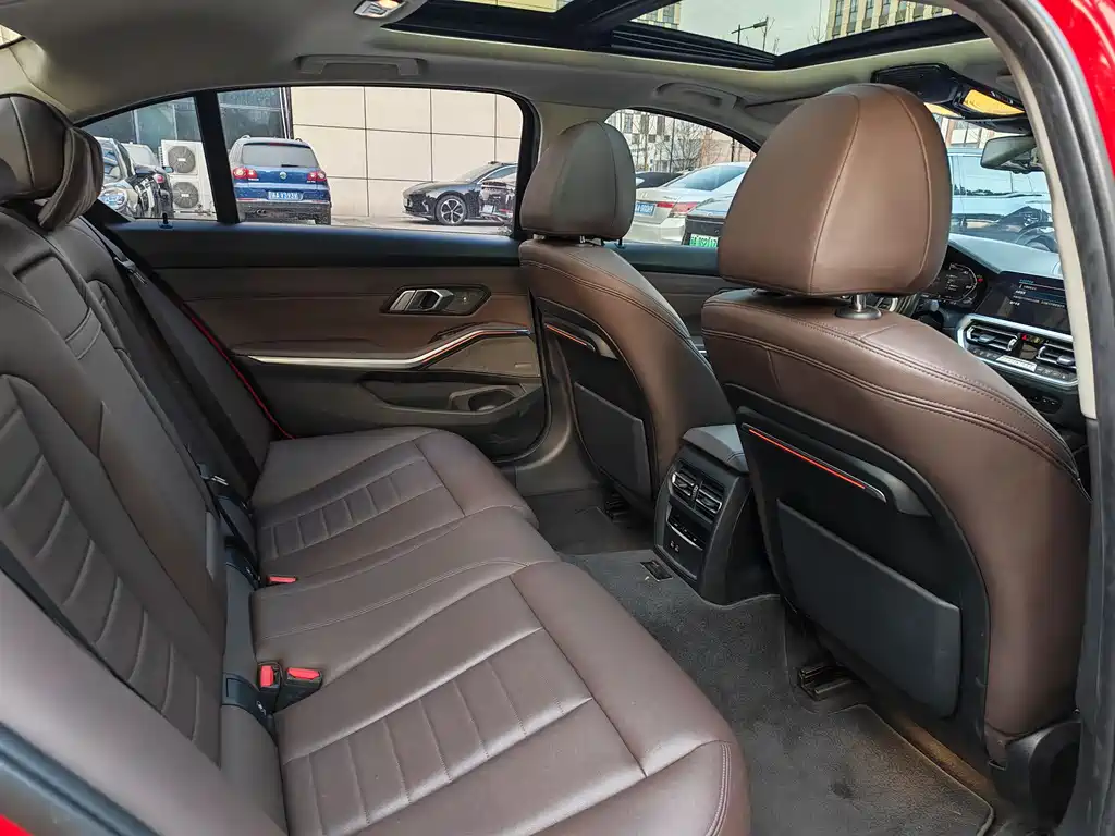 BMW 3 Series 2019 — фото 12