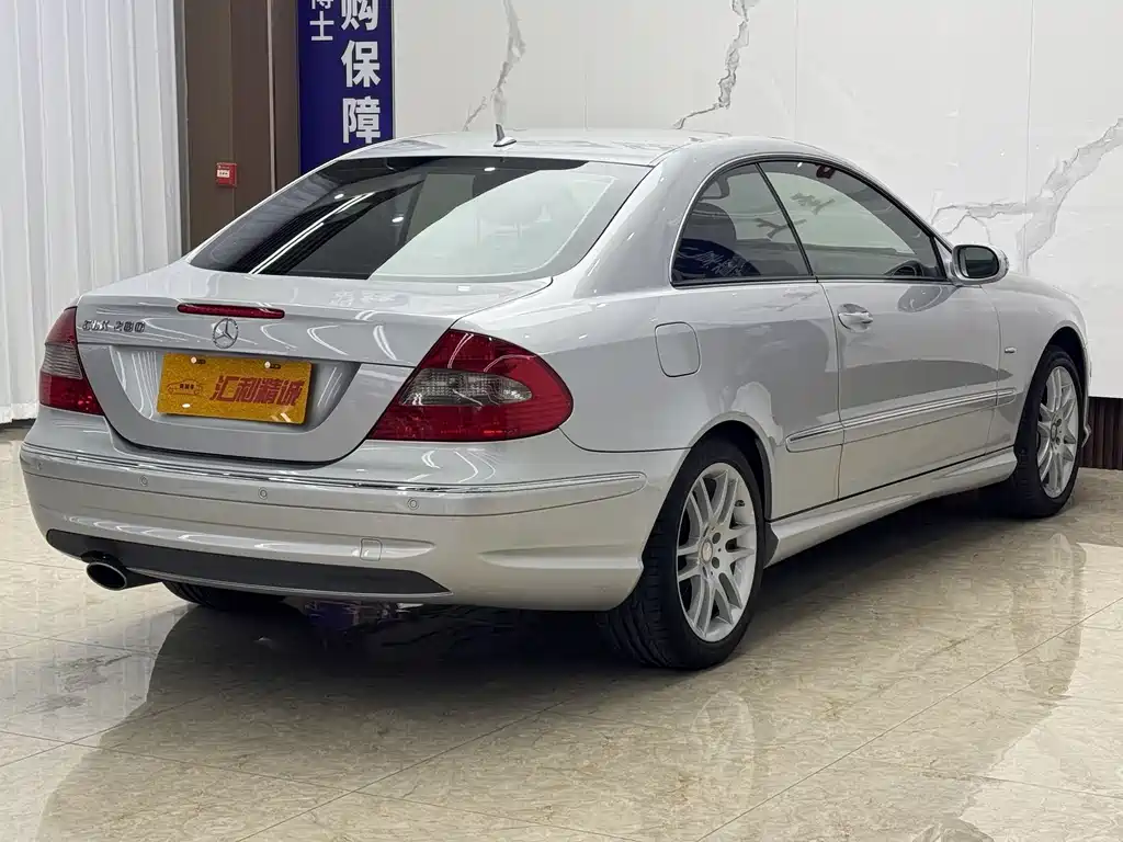 Mercedes-Benz CLK-Class 2010 — фото 6