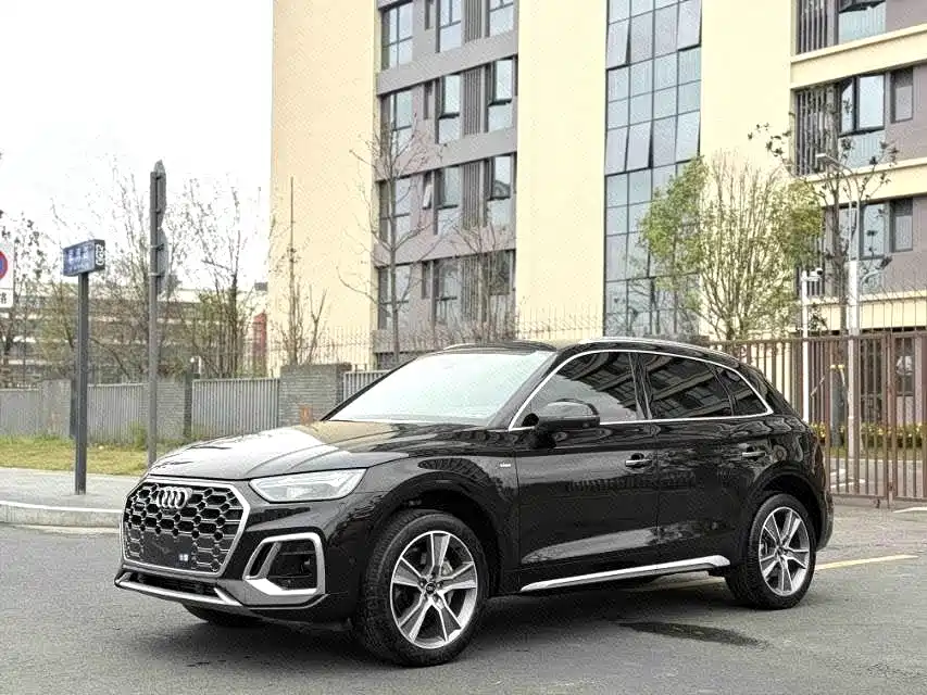 Audi Q5L 2023 — фото 1