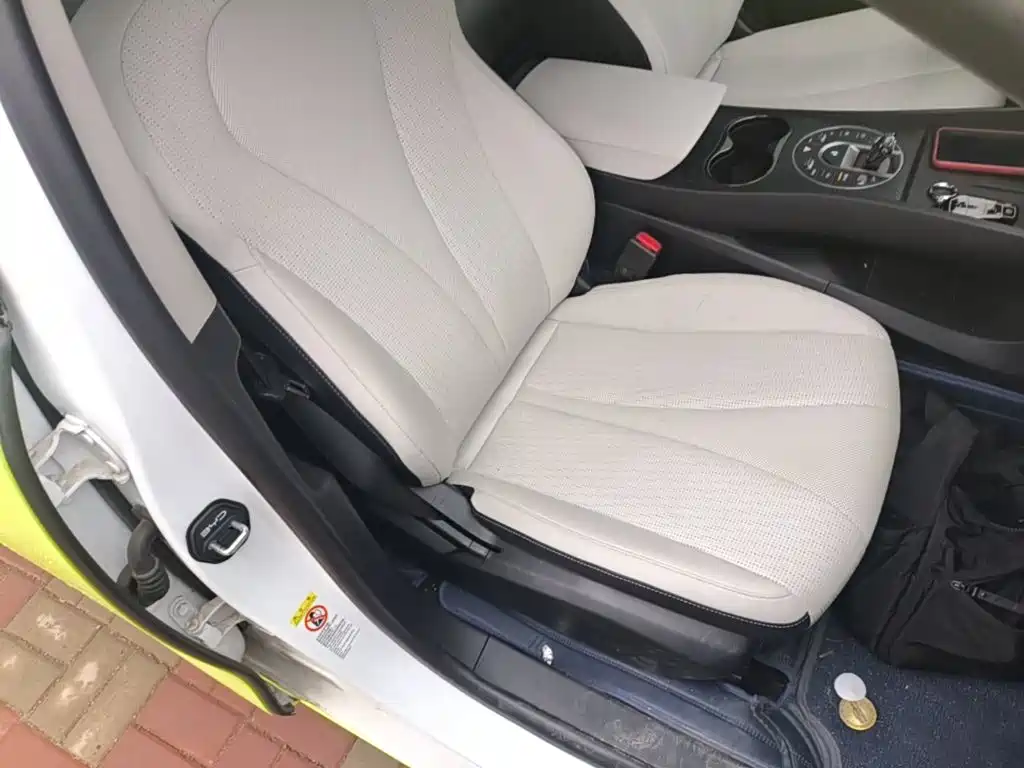 BYD Seal 05 DM-i 2025 — фото 25