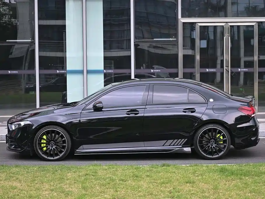 Mercedes-Benz A-Class AMG 2023 — фото 2