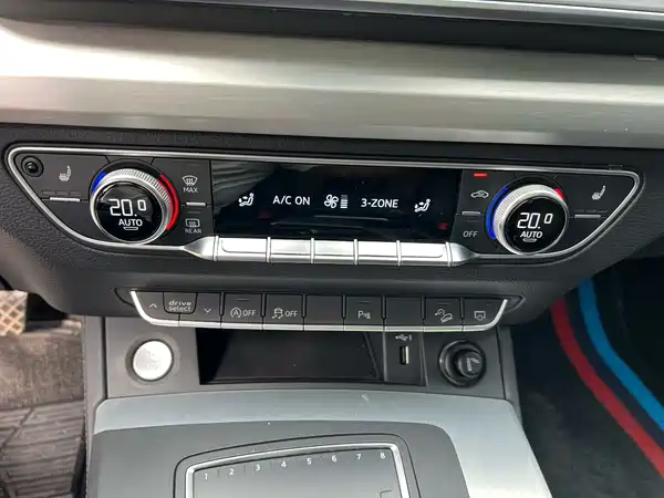 Audi Q5L 2021