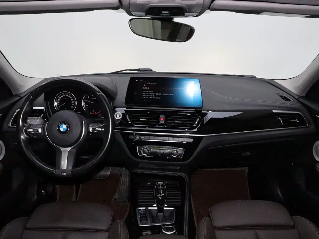 BMW 1 Series 2022 — фото 14